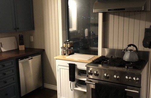 Minden Cottage | Peace & Privacy on 10 acres with full game room and fireplace