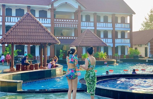Suoi Nuoc Beach Resort | Peace Resort