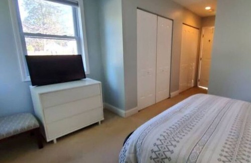Town of Hastings House | Peaceful 2-bedroom town house with fireplace