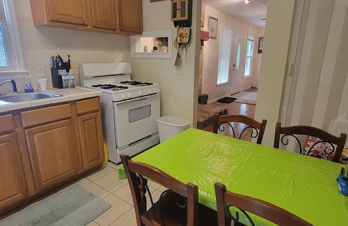 Westminster House | Peaceful 2-bedroom house on Lake Hartwell ^ 20 Miles to Clemson