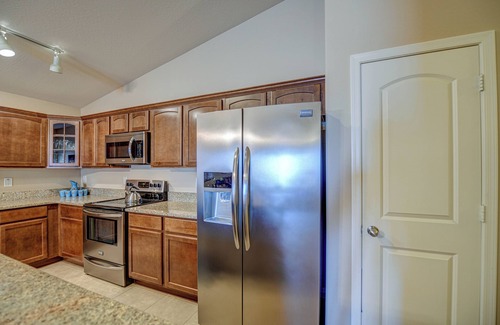 Casa Grande House | Peaceful 3-bdrm Residential House with Home Office
