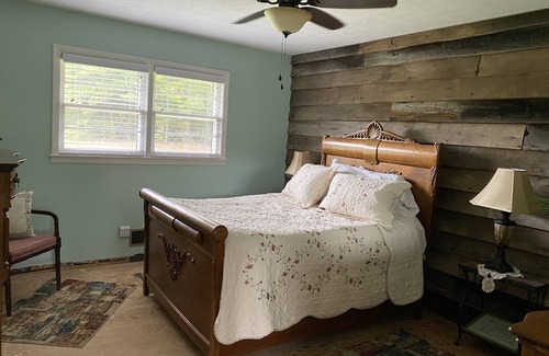 New London Other | Peaceful 3 bedroom home with full basement on farm land