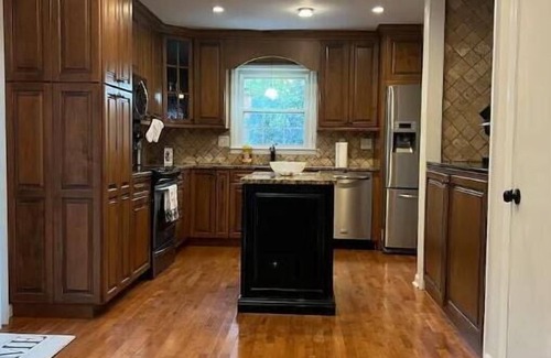 Little Italy House | Peaceful 3-bedroom house in weddington