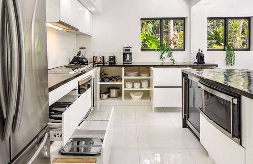 El Portal House | Peaceful 3BD Family House With Pool