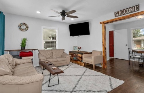 Smithville House | Peaceful 3BR Hidden in Smithville 15 mins to KCI