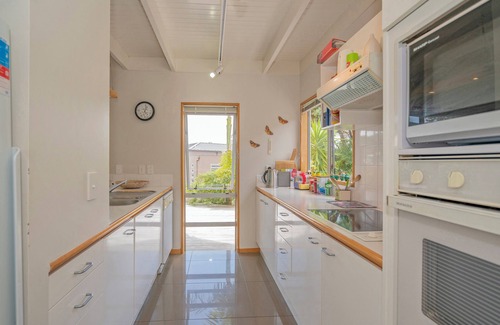 Onemana House | Peaceful 4BR Home with Spa Near Whangamata