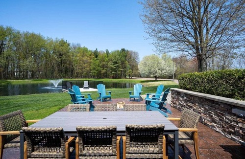 West Olive House | Peaceful 5-acre Retreat w/Fishing Pond