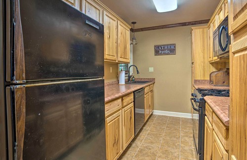 Tuscumbia Cabin | Peaceful Alabama Cabin on Secluded Acreage!