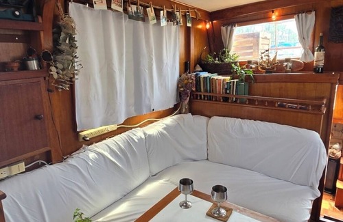 Marina del Rey Boat Rental | Peaceful and Cozy Boat Stay in Marina Del Rey