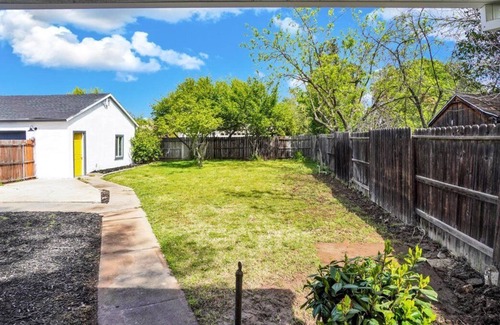 Arden-Arcade House | Peaceful and Spacious 3-Bedroom House in Great Neighborhood -- w/ Parking