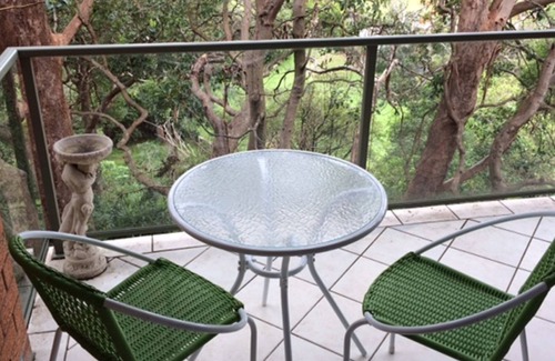 Neutral Bay Apartment | Peaceful and tranquil 1 bedroom & Parking close to CBD