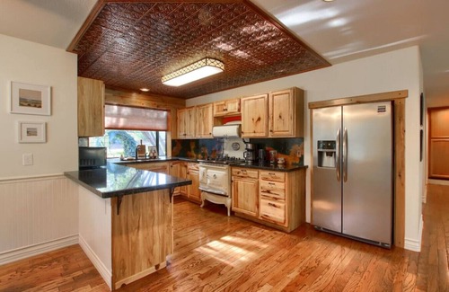 Oakhurst House | Peaceful and Tranquil Home Base for Exploring Oakhurst and Yosemite!