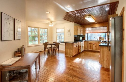 Oakhurst House | Peaceful and Tranquil Home Base for Exploring Oakhurst and Yosemite!