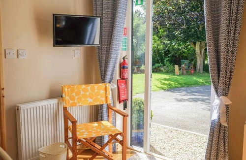Barnstaple Apartment | Peaceful Annexe With Patio Near Coast & Exmoor