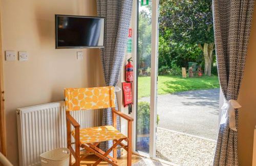 Barnstaple House | Peaceful Annexe With Patio Near Coast & Exmoor