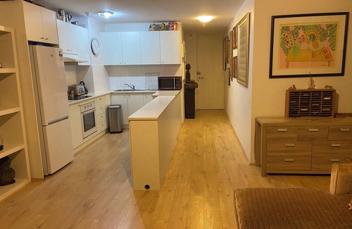 Randwick Apartment | Peaceful Apartment- only a stone’s throw from the beach