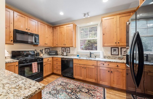 Bear Lake Reserve Cottage | Peaceful Bear Lake Reserve home near Castle Ladyhawke wedding venue & Cashiers
