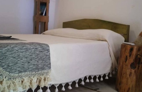 Los Tamarindos Apartment | Peaceful body & soul retreat. Steps from beach! AC