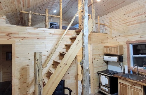 Foster Cabin | Peaceful, brand new cabin get-away at the center of 100-acre farm-built May 2022
