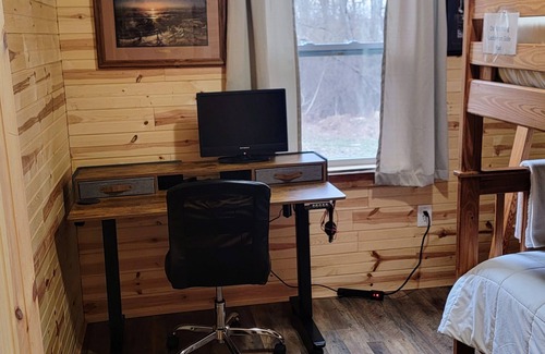 Foster Cabin | Peaceful, brand new cabin get-away at the center of 100-acre farm-built May 2022