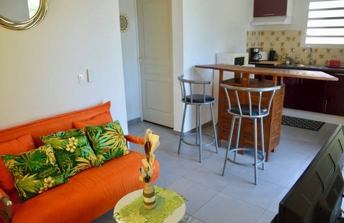 Le Moule House | Peaceful bungalow with pool close to nature and town ☀️🏝️