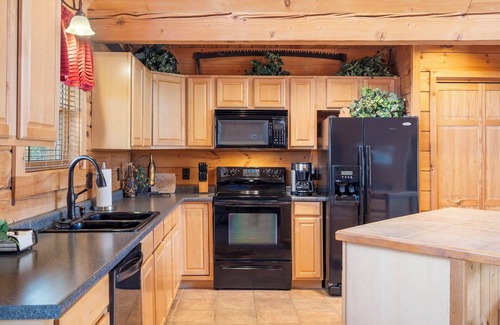Ridgedale Cabin | Peaceful Cabin Escape Close to Nature & Branson Fun! Free Tickets!