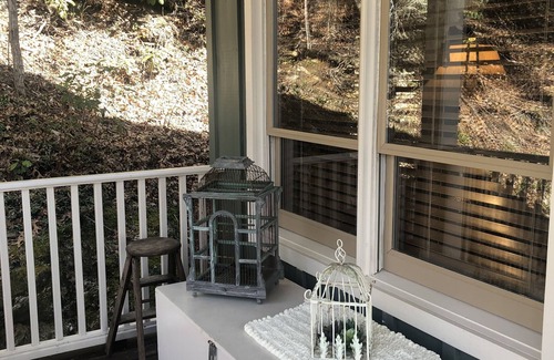 Tuckasegee Cabin | Peaceful Cabin in the Heart of the Appalachians!