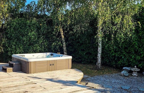 Muchelney Cabin | Peaceful Cabin Nature Getaway in Othery