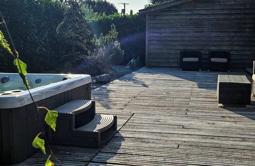 Muchelney Cabin | Peaceful Cabin Nature Getaway in Othery