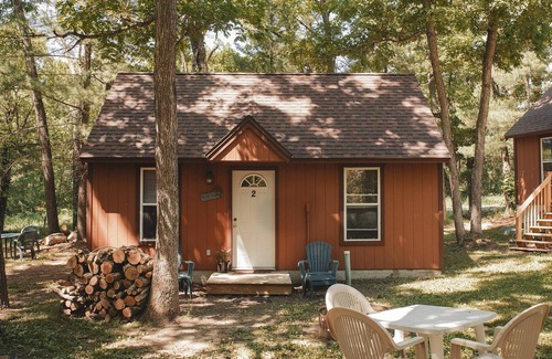 Wisconsin Dells Cabin | Peaceful Cabin with Sandstone Canyon & Dock on the WI River in Wisconsin Dells