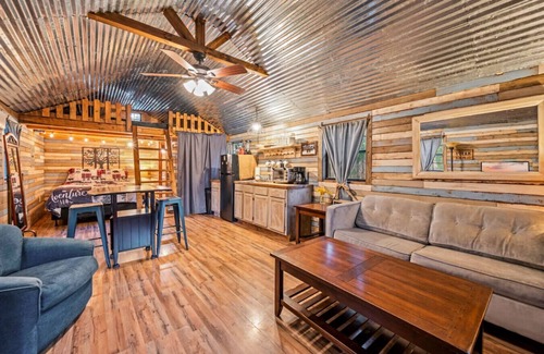 Mount Juliet Cabin | Peaceful Cabin w/TV + Wi-Fi + Firepit | Pets!
