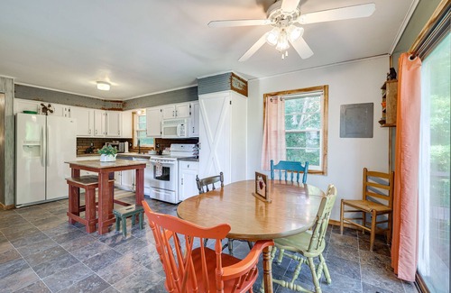 Cassville House | Peaceful Cassville Vacation Rental - Hike & Fish!