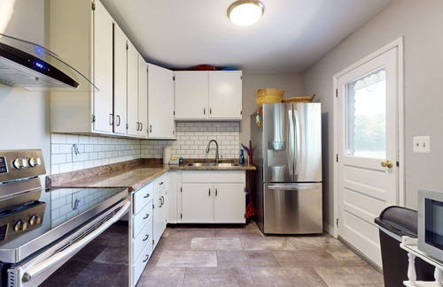 Gloucester House | Peaceful centrally located home: w/yard & walking distance to town
