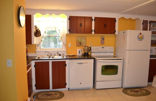 Hall Quarry House | PEACEFUL/Charming home/Dog Friendly/enjoy nature & wildlife/central location