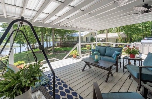 Eatonton House | Peaceful, Clean, Updated, Lakefront Sinclair Retreat!