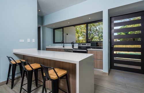 Junquillal House | Peaceful Coastal Getaway, Walk to the Beach & Surf