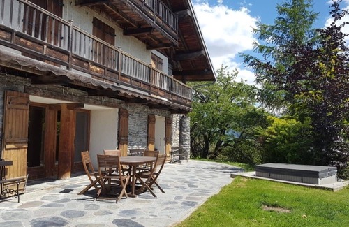 Seez Ski Chalet | Peaceful, comfortable mountain chalet with sauna and jacuzzi