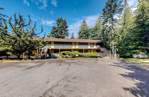 Rosario Condo | Peaceful condo with balcony, ocean/mountain view, near Moran State Park