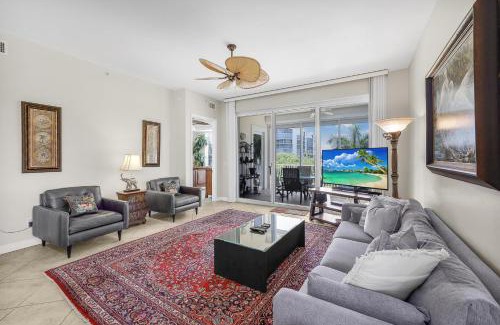 Marco Island House | Peaceful condo with pool and steps to South Beach