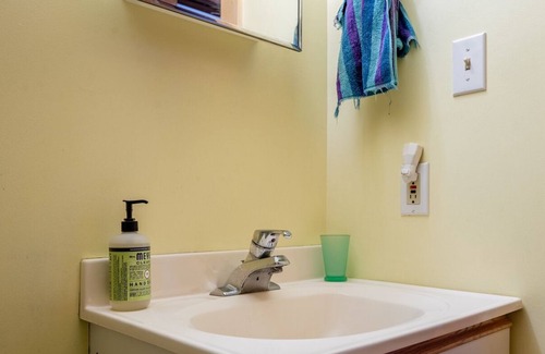 Minden House | Peaceful Cottage 2BDR 1BATH HDTV BBQ WIFI