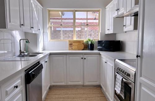 Hazelwood Park Villa | Peaceful cottage Burnside area