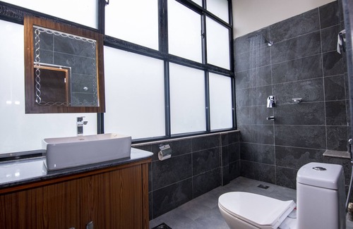 Baluwapati Deupur Hotel | Peaceful Cottage & Cafe du Mont