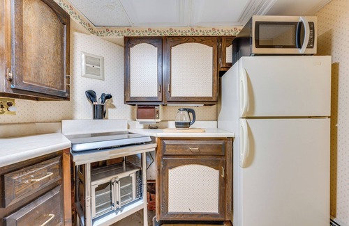Woodsville Cottage | Peaceful Cottage w/Pond & Fire Pit in Haverhill