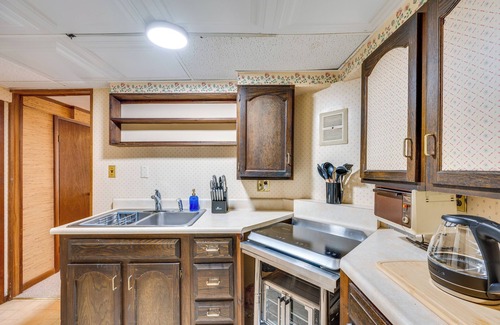 Woodsville Cottage | Peaceful Cottage w/Pond & Fire Pit in Haverhill