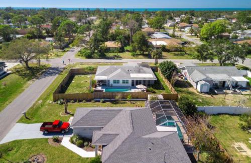 South Venice House | Peaceful Egret Pool Home in Venice