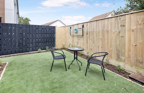 Lower Hutt House | Peaceful Escape at Biddle Cres