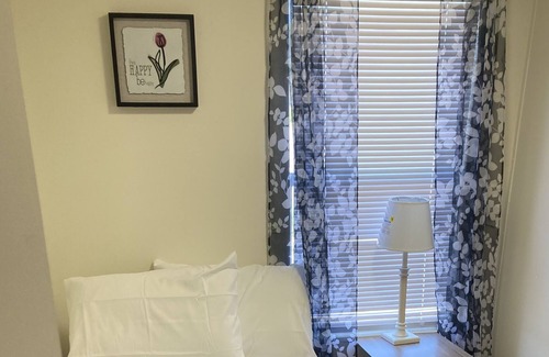 Summerton House | Peaceful Escape - minutes away from the boating dock/ Book Now!