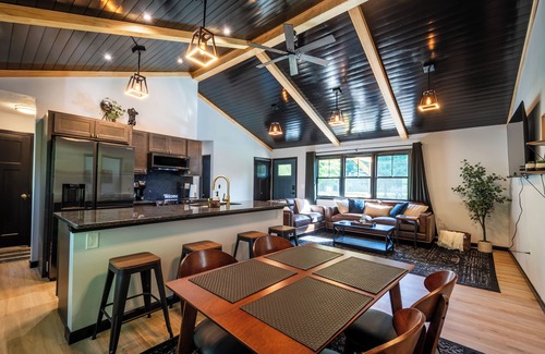 Huntsburg House | Peaceful Escape