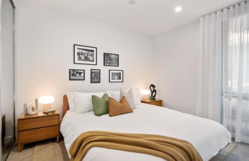 West Melbourne Apartment | Peaceful Escape with King Bed, Parking and Walk to CBD!