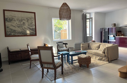 Le Chateau-d'Oleron Villa | Peaceful family home with sea view, in the heart of the village, on the ramparts